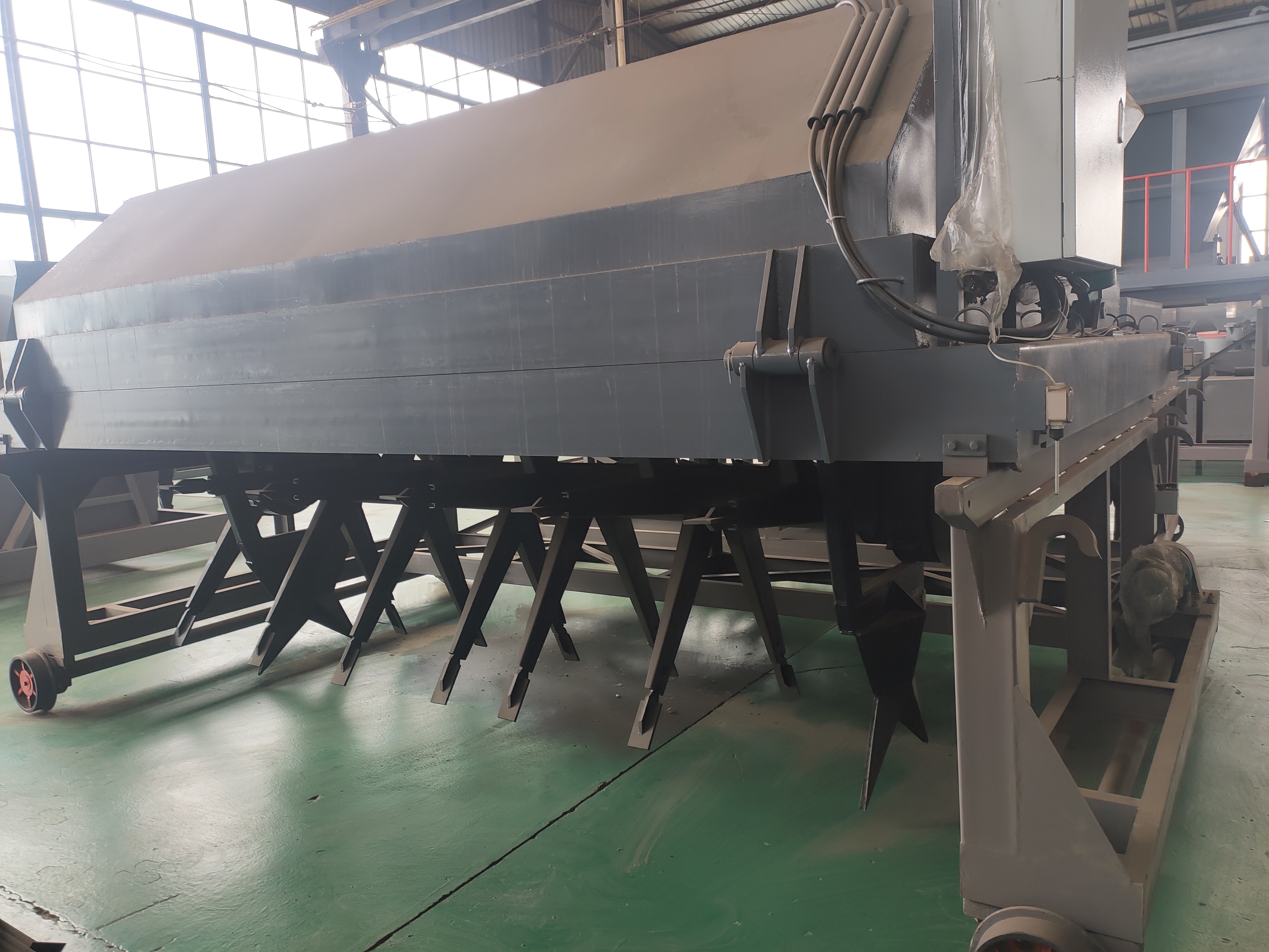 一般建議使用動物糞便。有機質(zhì)含量越，效果就越好，這是真的嗎？(圖1)